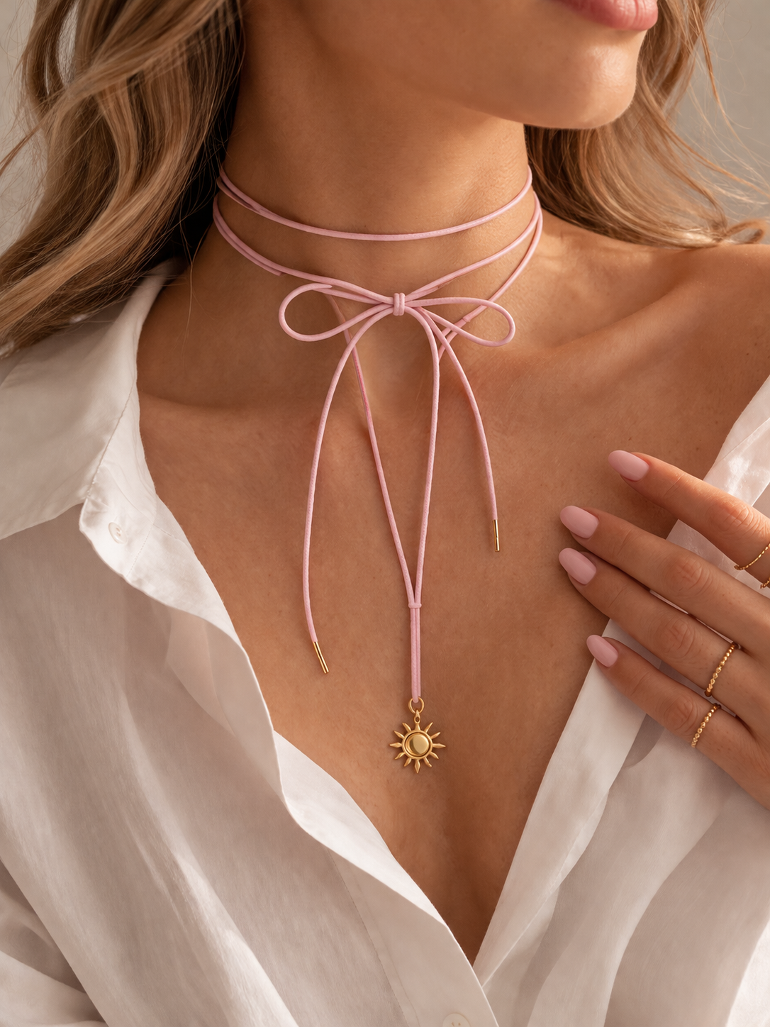 Collana in caucciù con ciondolo