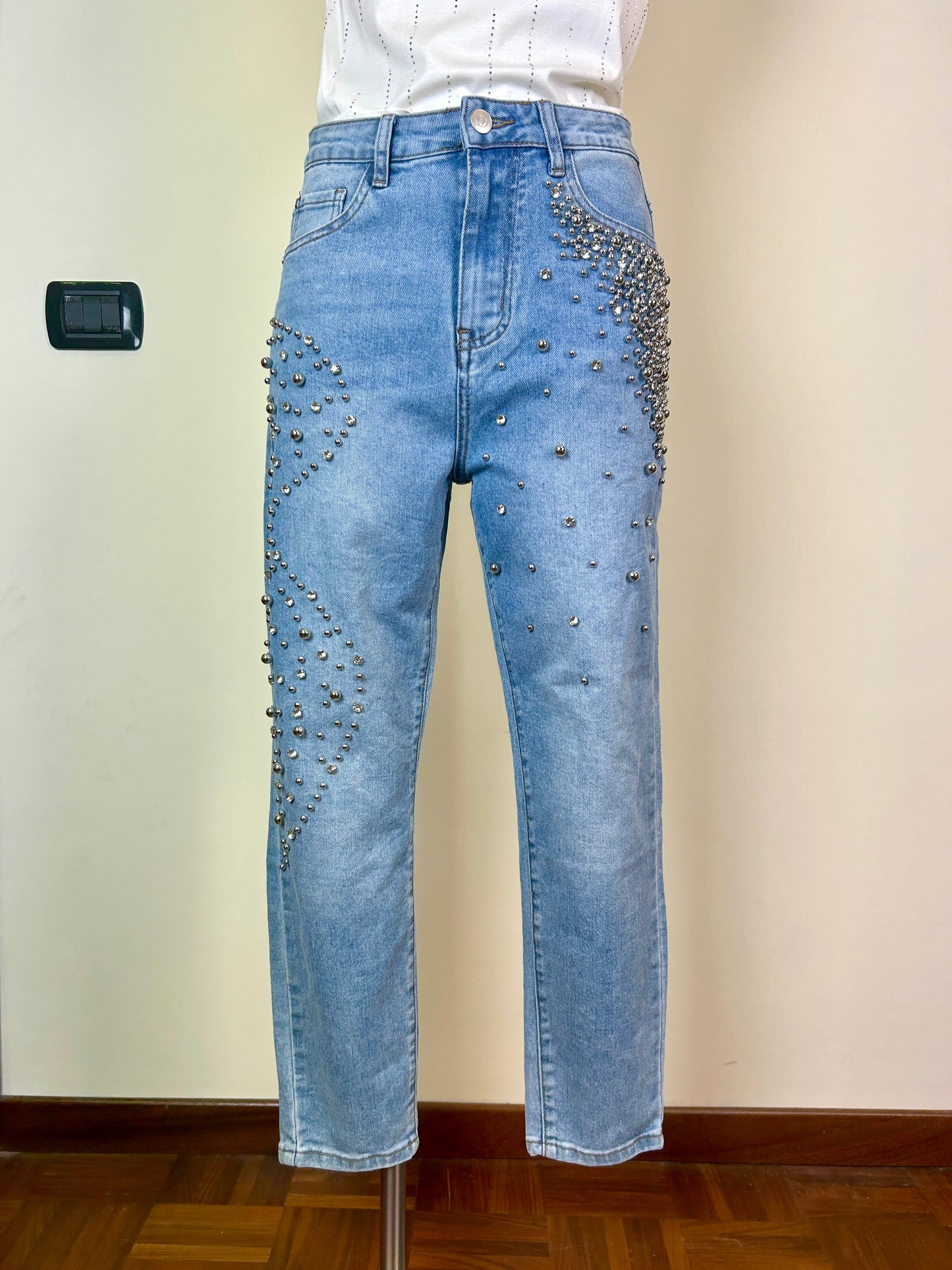 Jeans Silvia con borchie