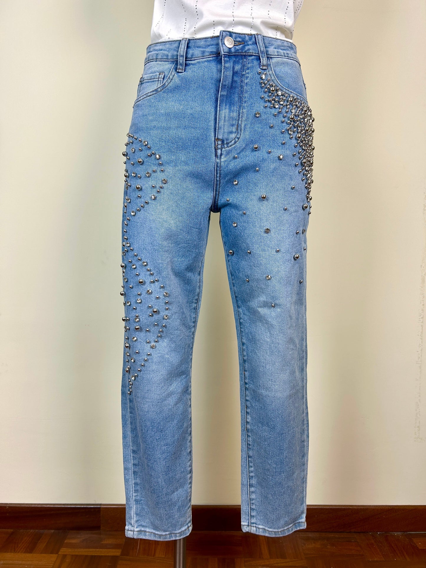 Jeans Silvia con borchie